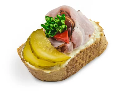 Mini chlebíček s anglickou slaninou a putimskou pomazánkou